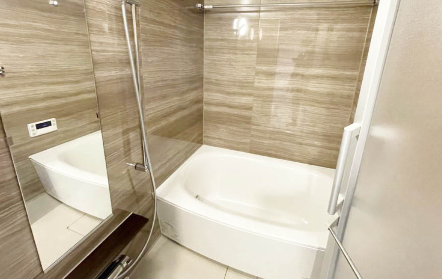 バス・シャワールーム　★ゆったりとできる広さの浴槽★