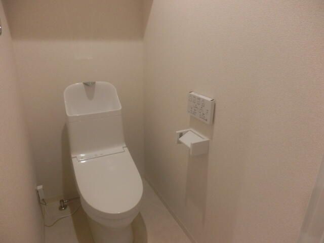 トイレ　温水洗浄※別室参考写真です。