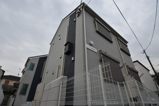 建物外観　高速インターネットが無料のデザイナーズ物件です。