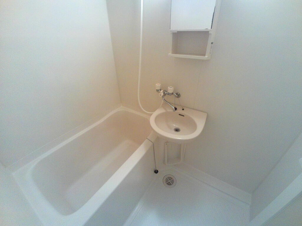 バス・シャワールーム　疲れを摂って頂ける広くて綺麗な浴室