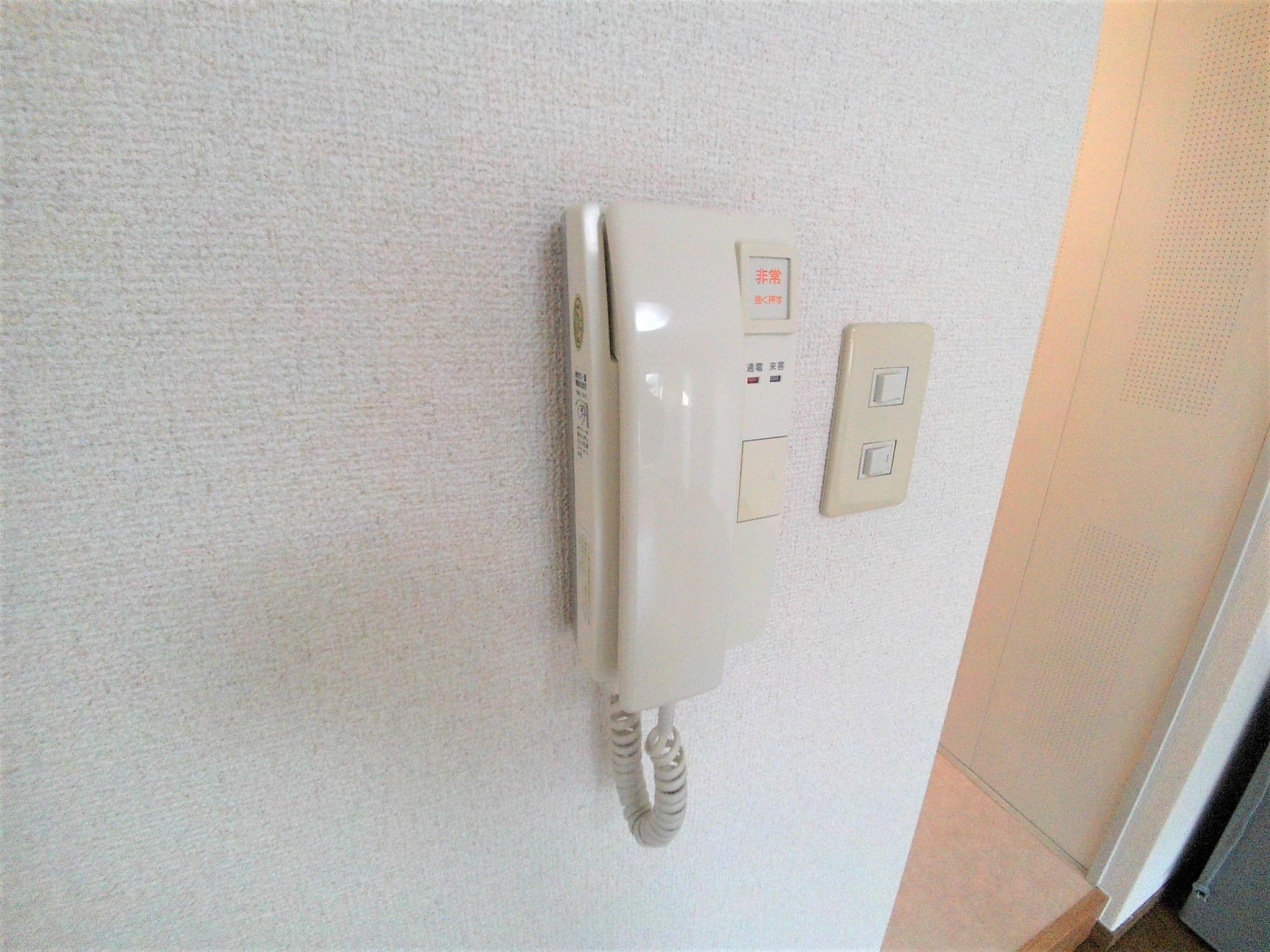 セキュリティ　オートロック連動のインターホン付きで防犯面も安心ですね