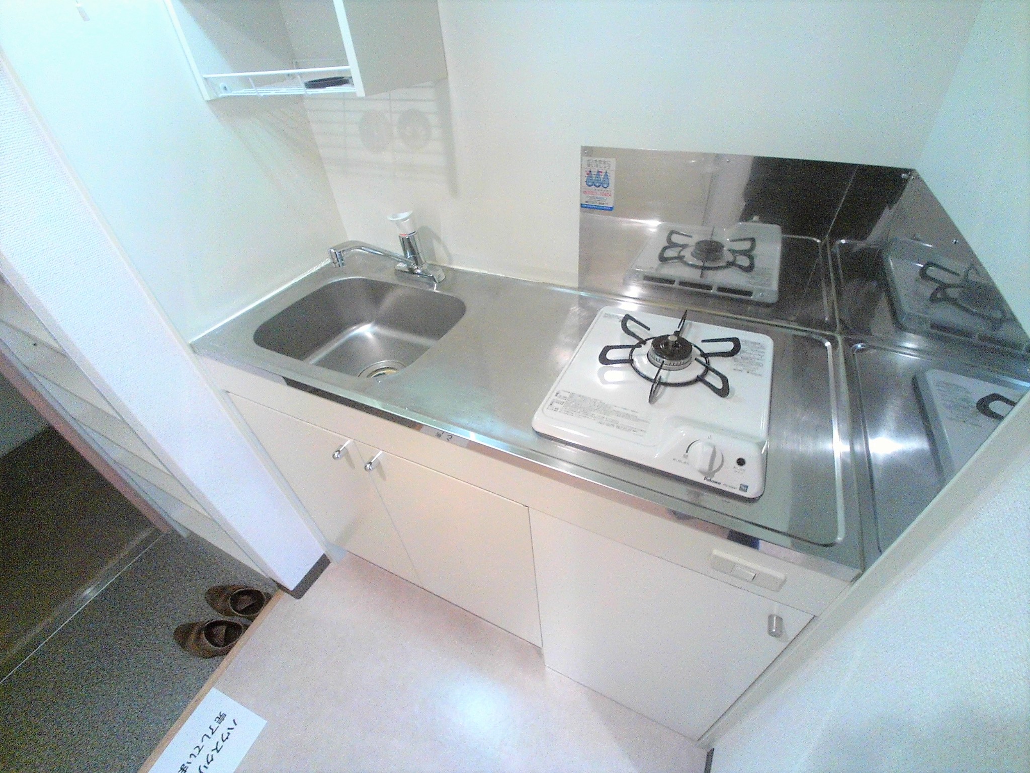 キッチン　ガスコンロ付き、調理スペースの広いキッチン