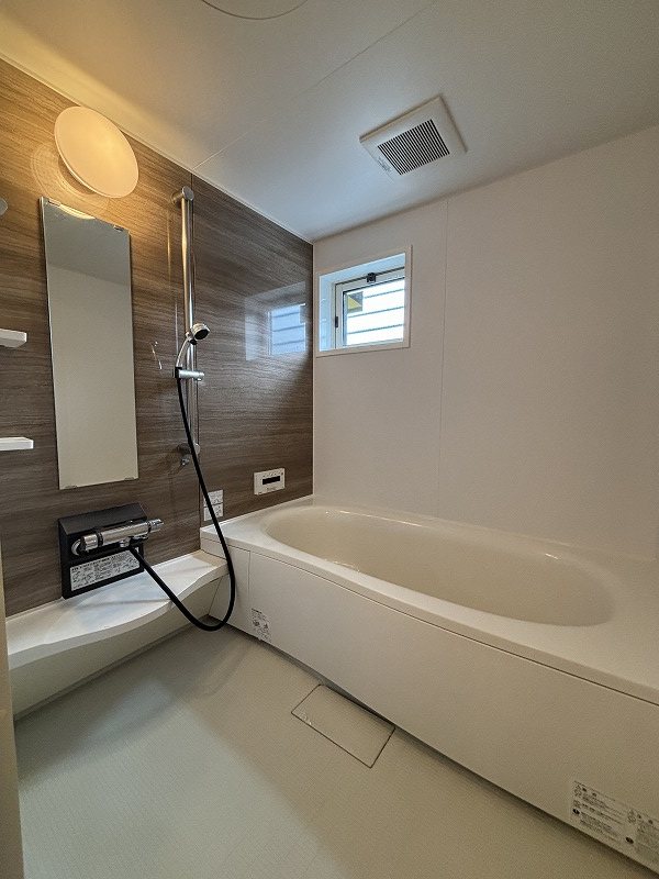 バス・シャワールーム　※掲載情報と物件の現況が異なる場合、現況を優先するものとしま