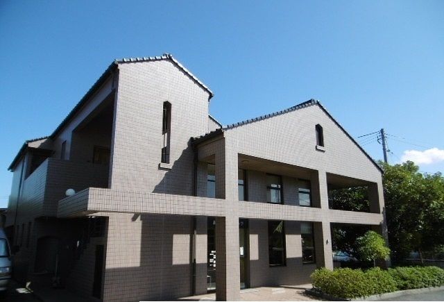 病院　高美が丘クリニック（病院）まで550m