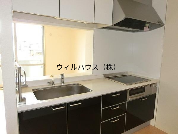 キッチン　３口ＩＨコンロ付きシステムキッチン！