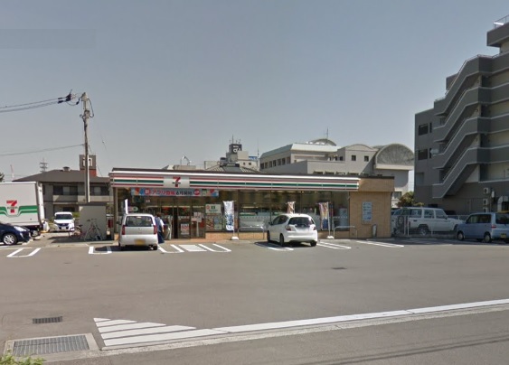 コンビニ　セブンイレブン（コンビニ）まで866m