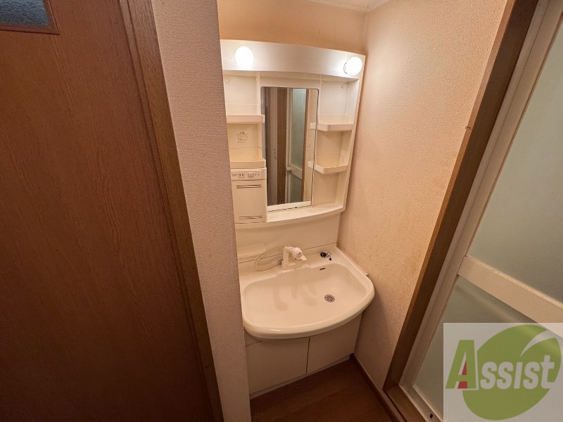 洗面設備　こちらに洗面台があります。朝の洗顔はこちらで。