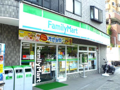 コンビニ　ファミリーマート大島八丁目店（コンビニ）まで395m