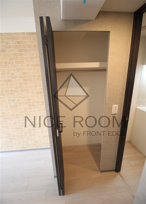 収納　レジュールアッシュ谷町六丁目フェリシア　クローゼット