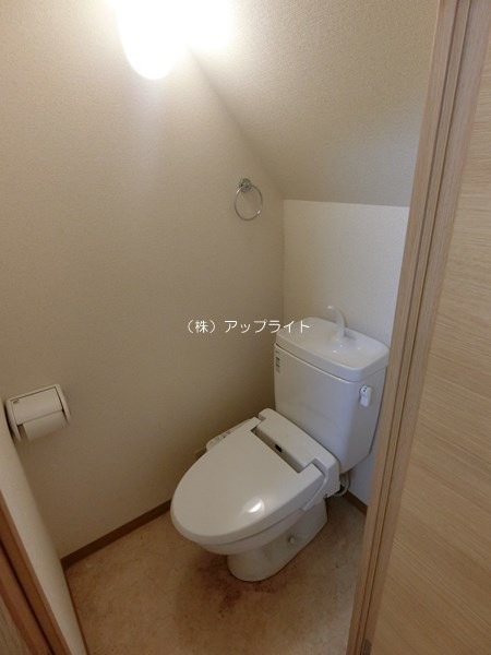 トイレ　温水洗浄便座