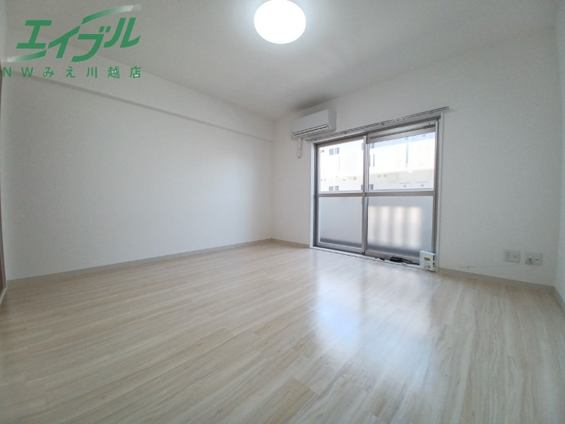 居室・リビング　同型参考写真