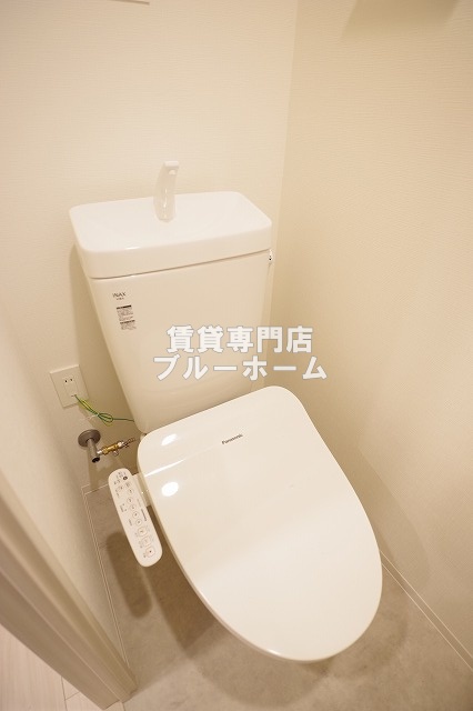 トイレ　温水洗浄便座付のトイレ！