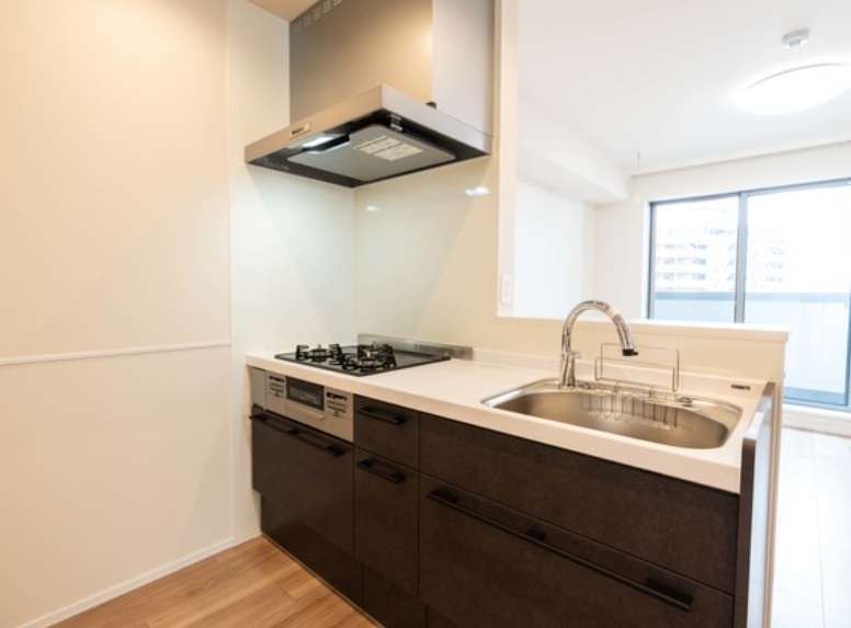 キッチン　★ガス3口グリル付きのシステムキッチン★