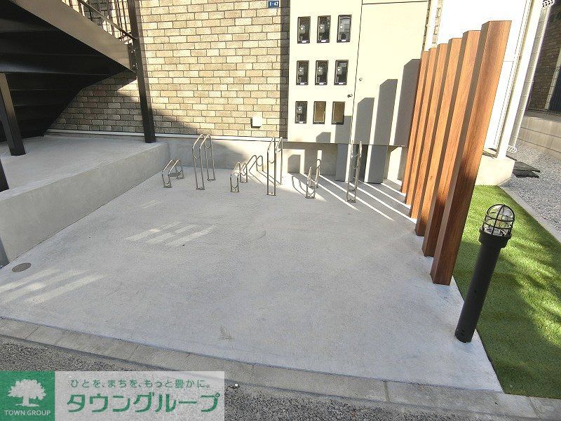 その他設備　壁掛けハンガーレール付き