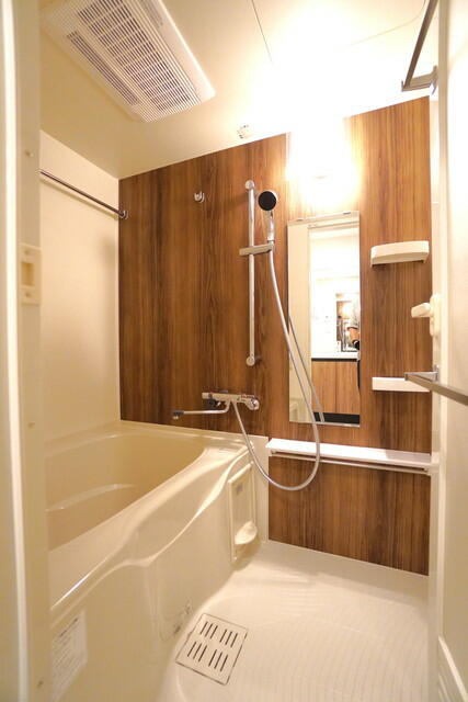 バス・シャワールーム　※写真は同タイプ住戸です。