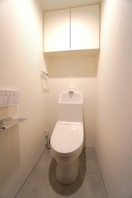 トイレ　※写真は同タイプ住戸です。
