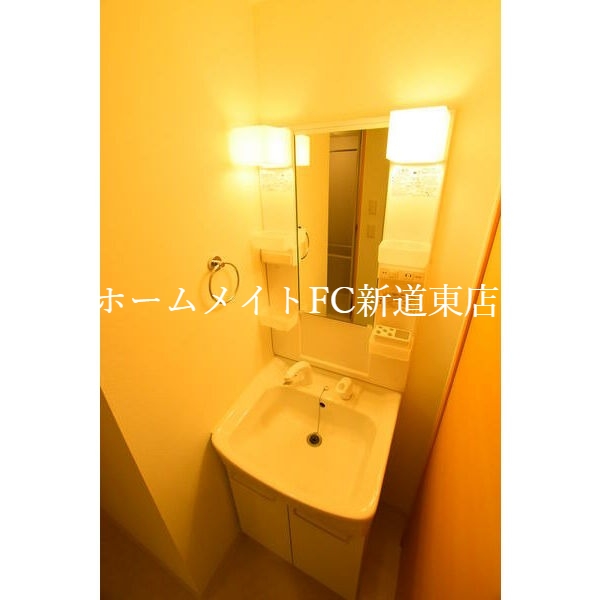 洗面設備　洗髪洗面化粧台