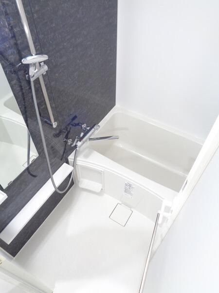 バス・シャワールーム　※他号室参考写真（反転）