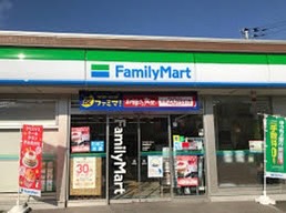 コンビニ　ファミリーマート 玉出西店（コンビニ）まで387m