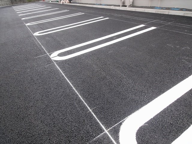 駐車場　駐車場があるので、車を買う予定の方も安心です