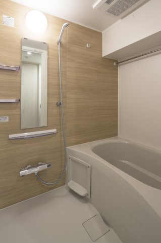 バス・シャワールーム　※別部屋参考写真