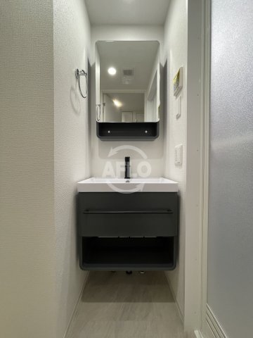 洗面設備　セレニテ難波リアン　独立洗面台