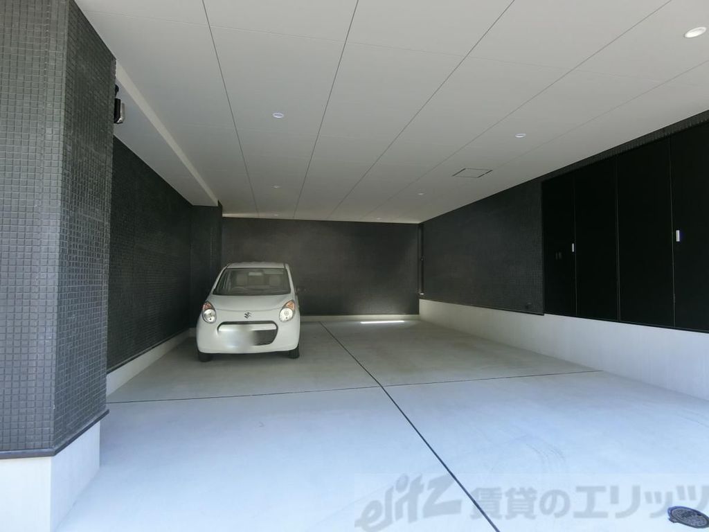 駐車場　駐車場