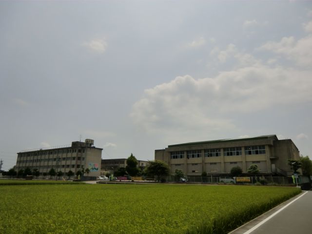 中学校　市立一身田中学校（中学校）まで1300m