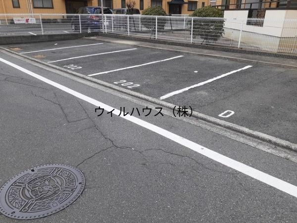 駐車場　敷地内駐車場！