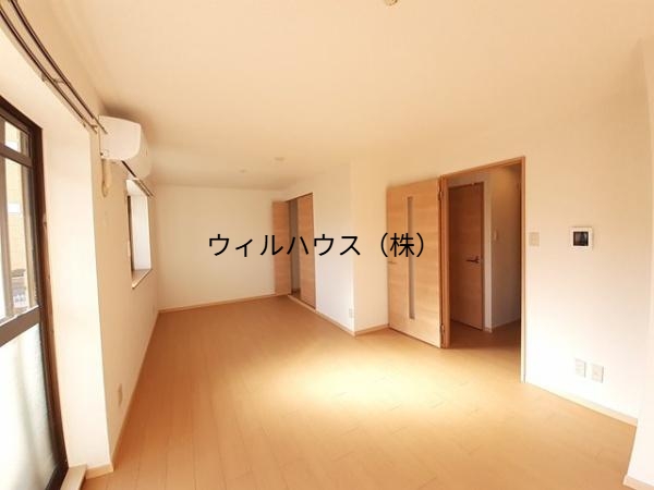 居室・リビング　明るい室内！