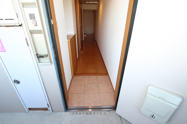 玄関　落ち着いた玄関です コンフォール柿の木205号室　2022/