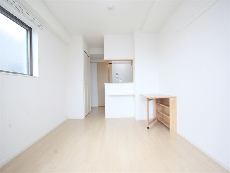 その他部屋・スペース　洋室9.8帖　カウンターキッチン　クローゼット付