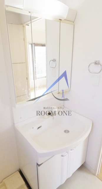 洗面設備　独立洗面台です。