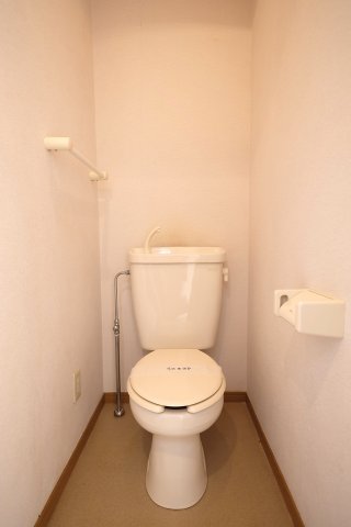 トイレ　同タイプ・別室となります。現況優先と致します。