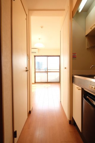 エントランス　同タイプ・別室となります。現況優先と致します。