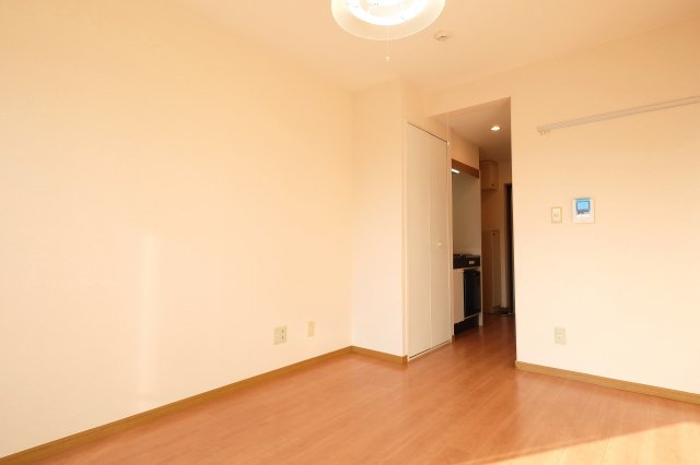 居室・リビング　同タイプ・別室となります。現況優先と致します。