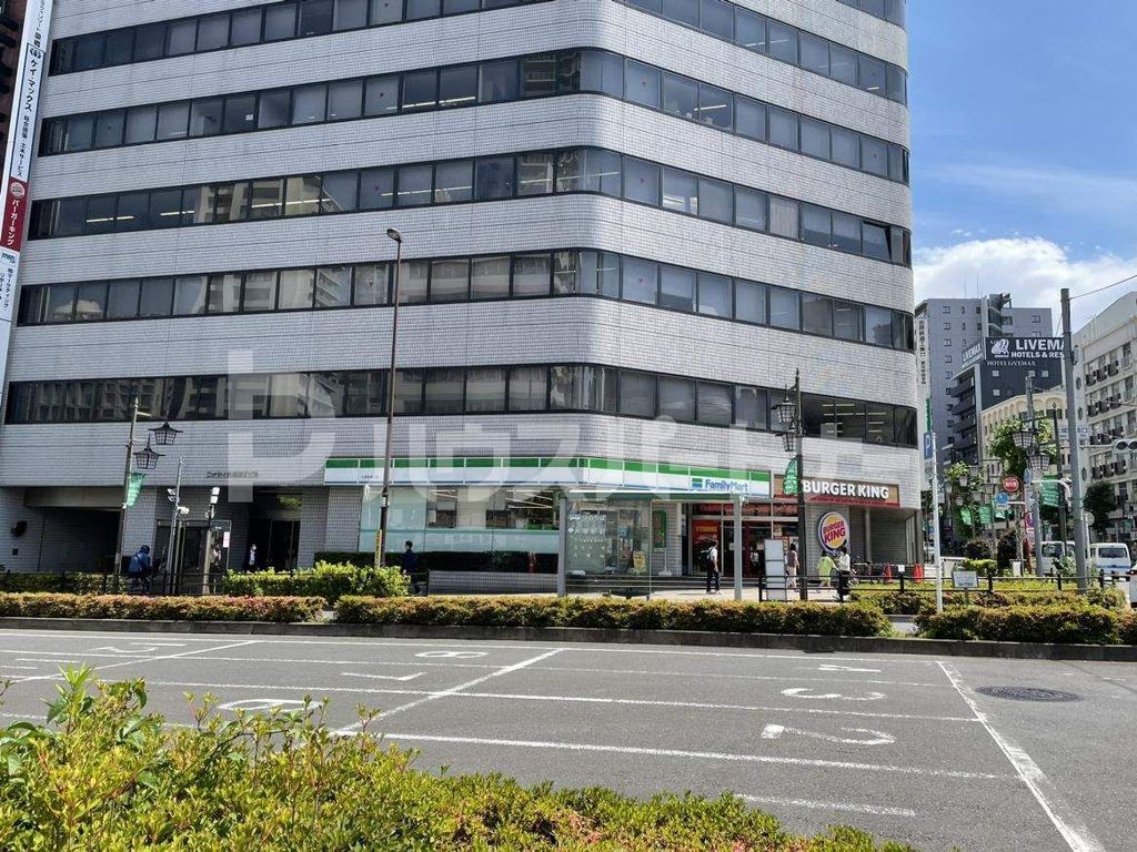 コンビニ　ファミリーマート　大塚駅南口店（コンビニ）まで140m