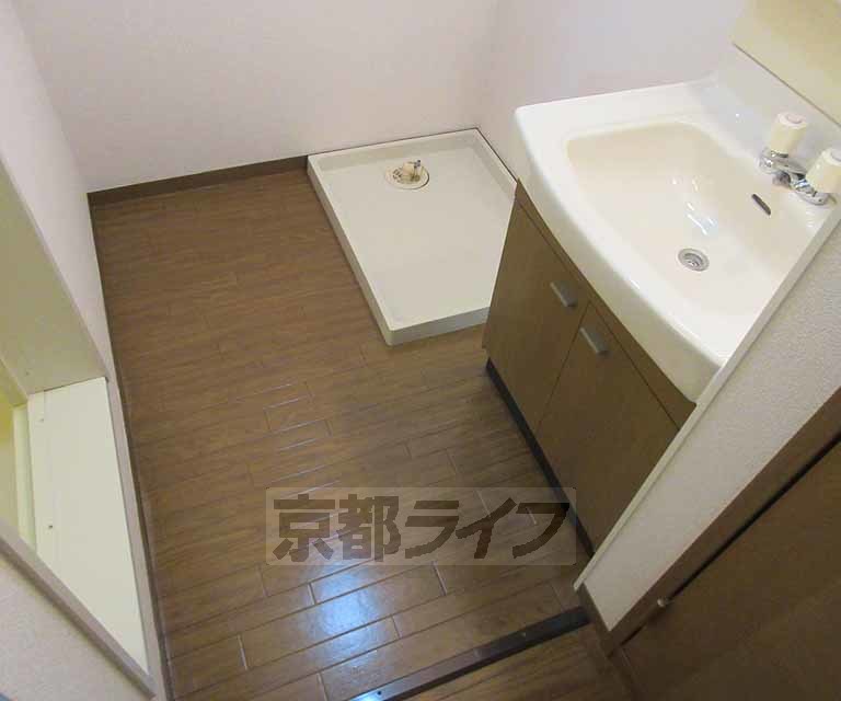 洗面設備　脱衣スペースも広々