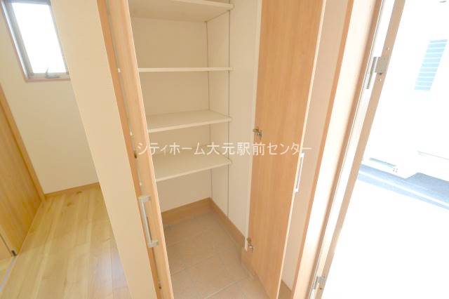 その他　たっぷり入る玄関収納