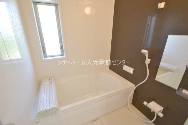 バス・シャワールーム　広々したバスルーム