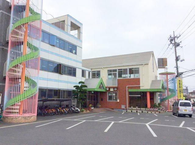 幼稚園・保育園　かわい保育園（幼稚園・保育園）まで438m