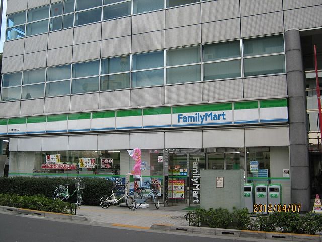 コンビニ　ファミリーマート 千住警察署前店（コンビニ）まで360m