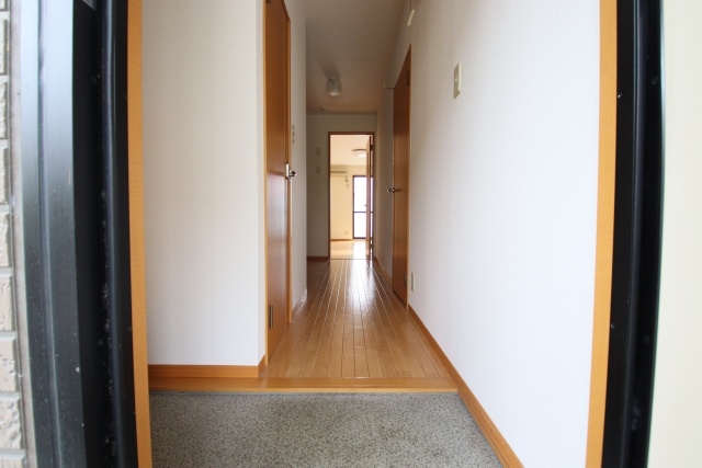 玄関　※別室の参考写真の為、現況優先です。