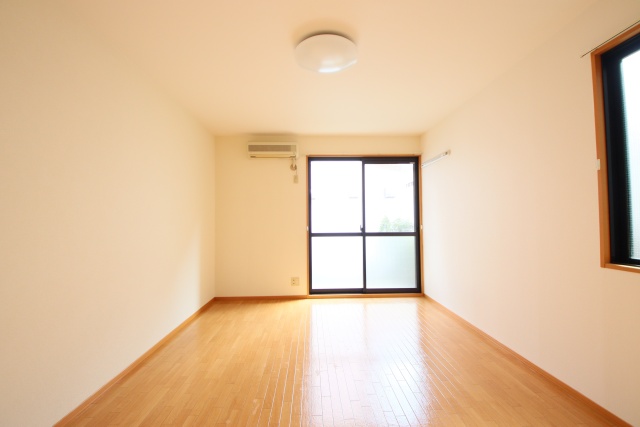 居室・リビング　※別室の参考写真の為、現況優先です。