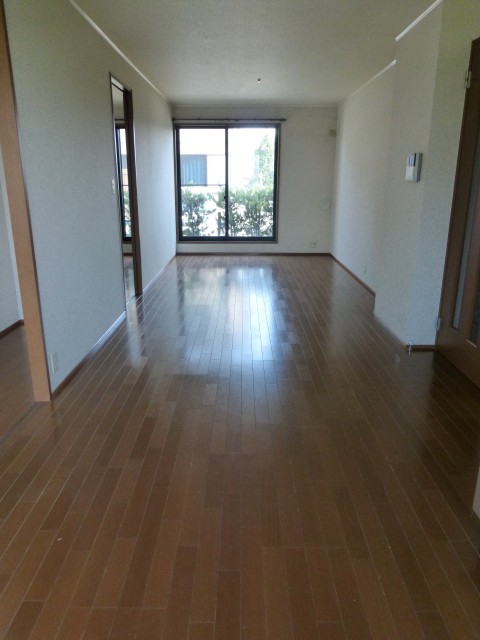 居室・リビング　こちらのリビングで趣味の時間をお楽しみください