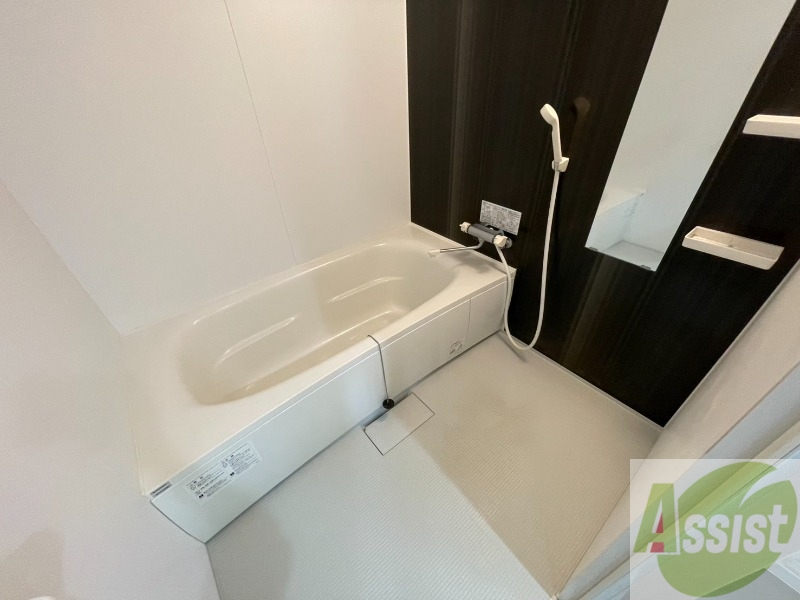 バス・シャワールーム　お風呂になります。一日の疲れを癒してくださいね。