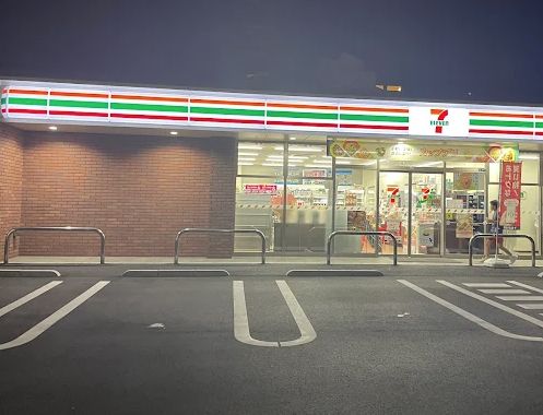 コンビニ　セブンイレブン 江東東砂3丁目店（コンビニ）まで77m