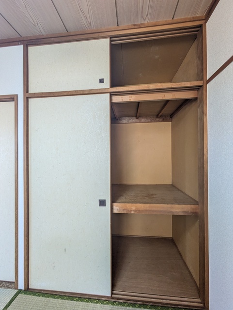 収納　押し入れ