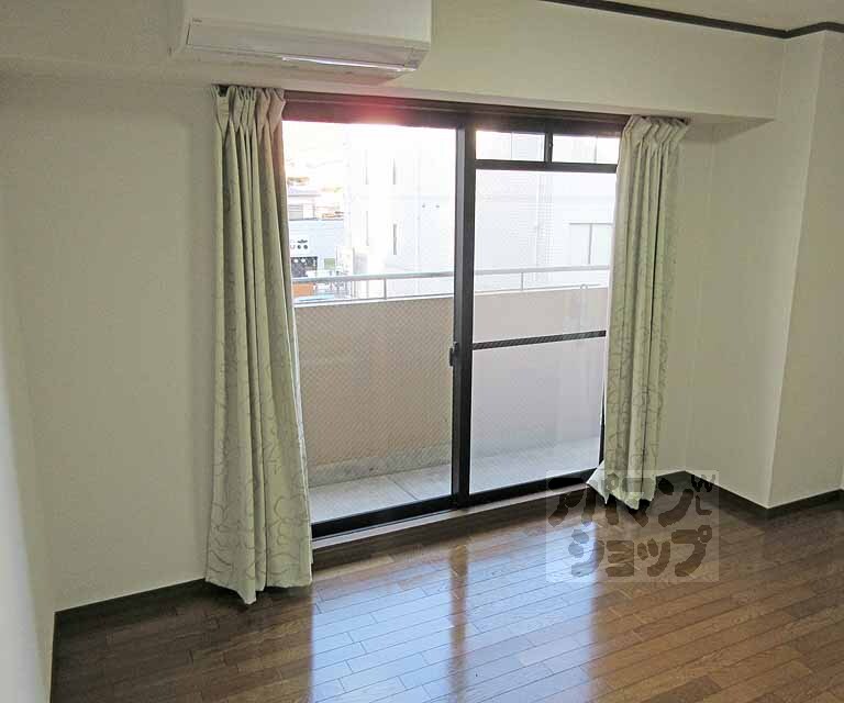 居室・リビング　暮らしやすい広さ！明るい洋室７帖です・