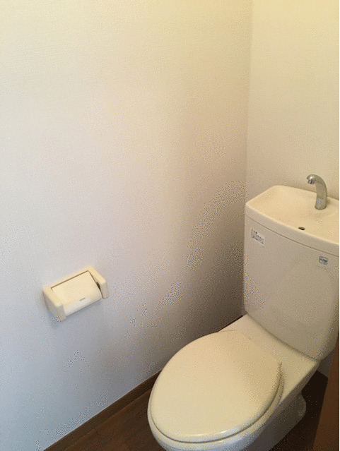 トイレ　落ち着いた色調のトイレです♪